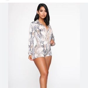 Fashion Nova snake print romper size M NWT